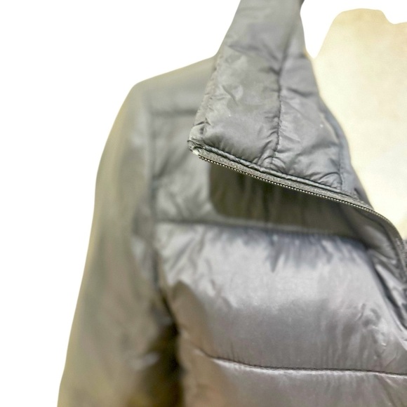 Abercrombie & Fitch black zip up  Puffer Jacket with retractable hood size xs - Picture 5 of 10